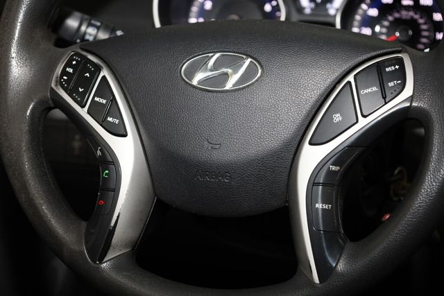 Thumbnail: 2011 Hyundai Elantra - 34