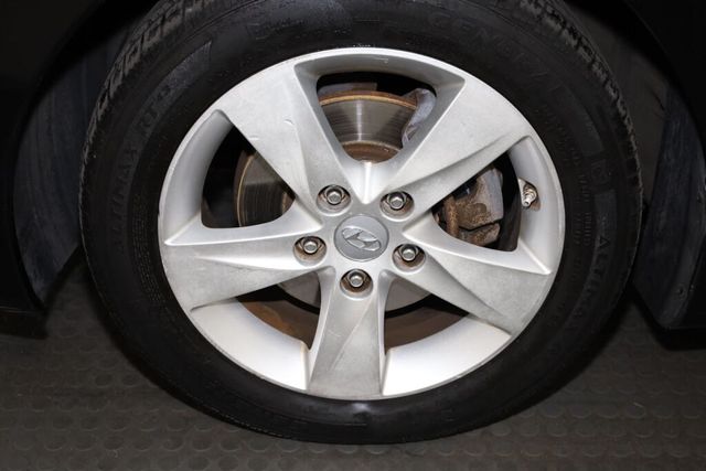 Thumbnail: 2011 Hyundai Elantra - 7