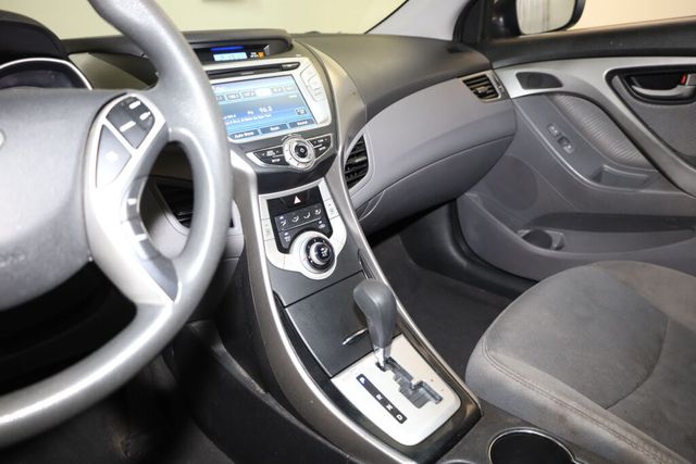 Thumbnail: 2011 Hyundai Elantra - 9