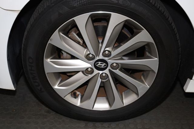 Thumbnail: 2017 Hyundai Sonata - 7