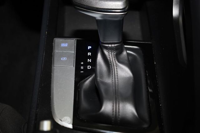 Thumbnail: 2021 Hyundai Elantra - 32