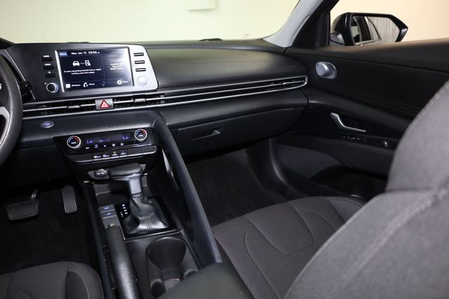 Thumbnail: 2021 Hyundai Elantra - 15