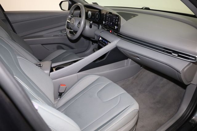 Thumbnail: 2021 Hyundai Elantra - 10