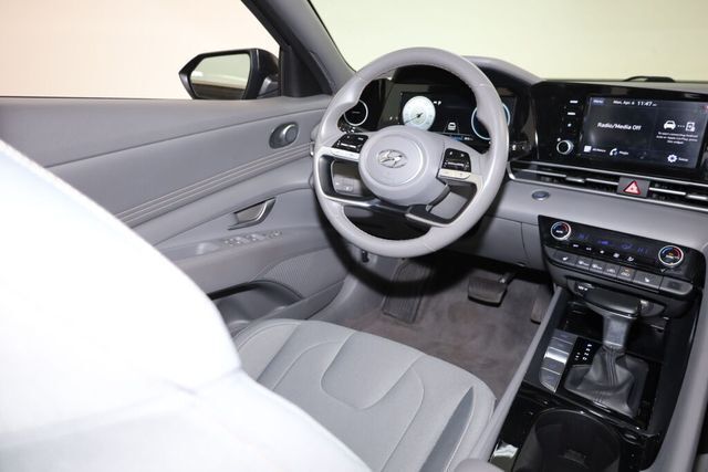 Thumbnail: 2021 Hyundai Elantra - 12