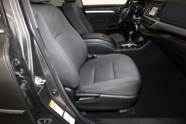 Thumbnail: 2017 Toyota Highlander - 11