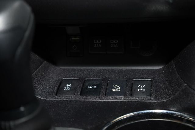 Thumbnail: 2017 Toyota Highlander - 32