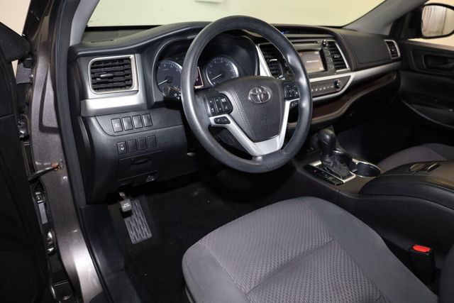 Thumbnail: 2017 Toyota Highlander - 2