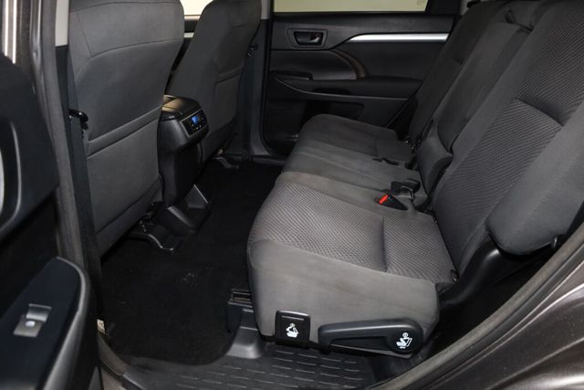 Thumbnail: 2017 Toyota Highlander - 12