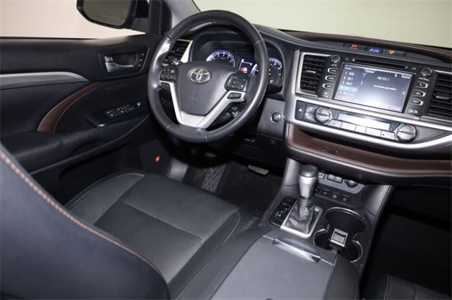Thumbnail: 2019 Toyota Highlander - 9