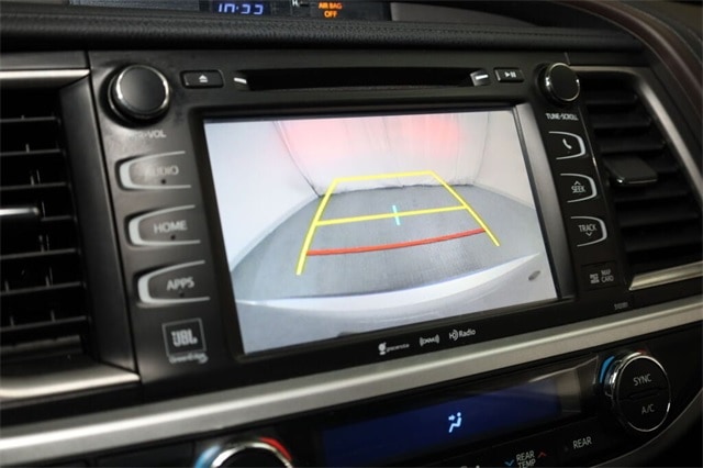 Thumbnail: 2019 Toyota Highlander - 15