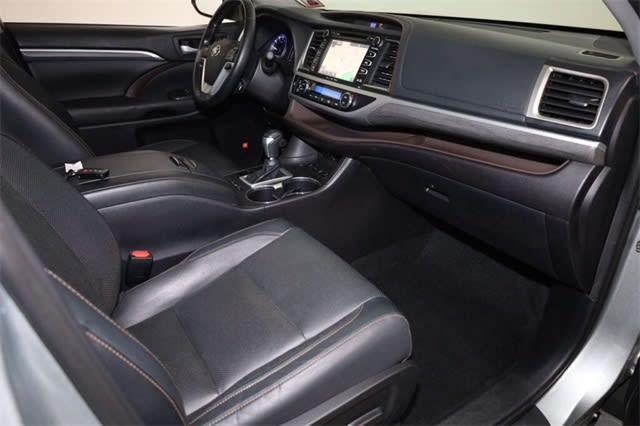 Thumbnail: 2019 Toyota Highlander - 11