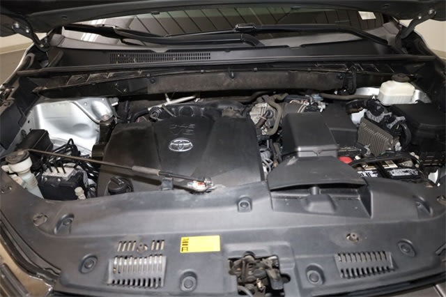 Thumbnail: 2019 Toyota Highlander - 8