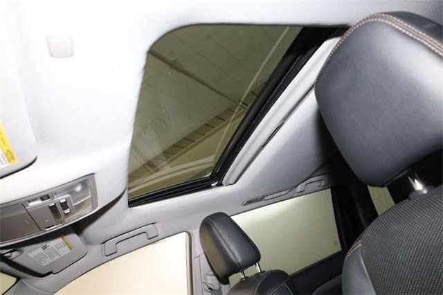 Thumbnail: 2019 Toyota Highlander - 32