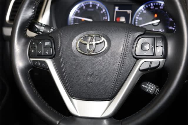 Thumbnail: 2019 Toyota Highlander - 40