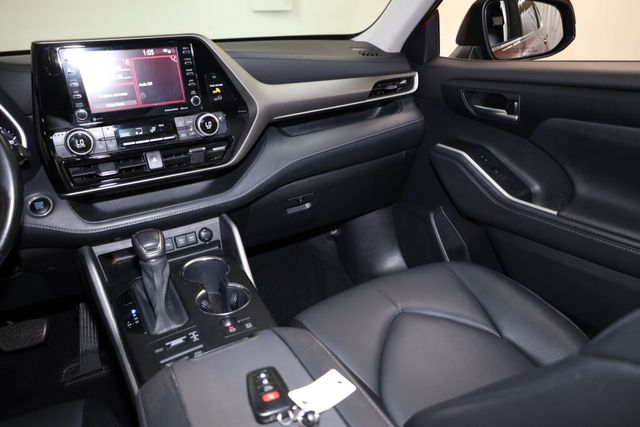 Thumbnail: 2021 Toyota Highlander - 30