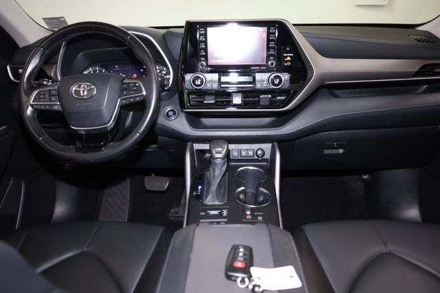 Thumbnail: 2021 Toyota Highlander - 14