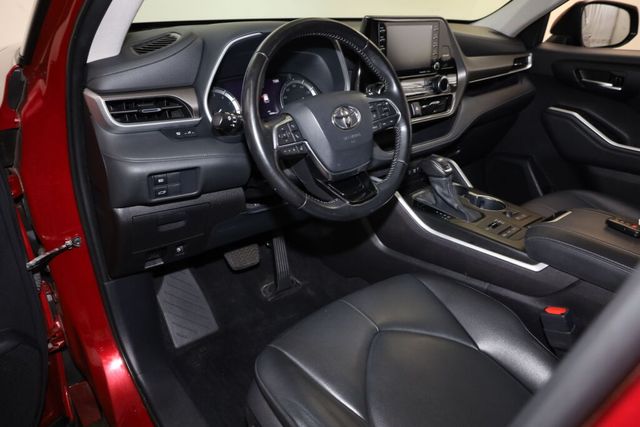 Thumbnail: 2021 Toyota Highlander - 2