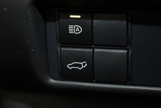 Thumbnail: 2021 Toyota Highlander - 28