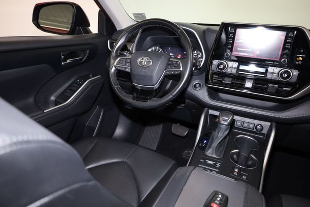 Thumbnail: 2021 Toyota Highlander - 13