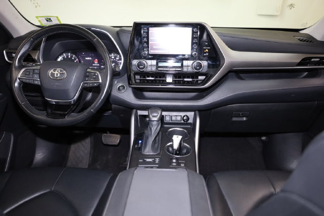 Thumbnail: 2021 Toyota Highlander - 14