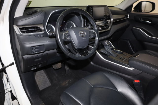 Thumbnail: 2021 Toyota Highlander - 2