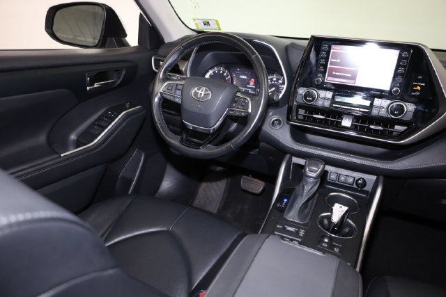 Thumbnail: 2021 Toyota Highlander - 13