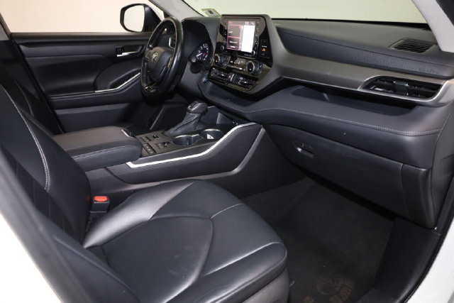 Thumbnail: 2021 Toyota Highlander - 11