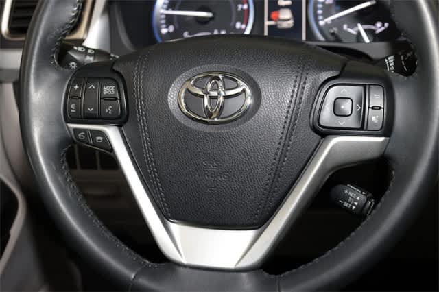 2016 Toyota Highlander XLE 39