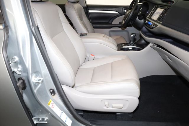 Thumbnail: 2018 Toyota Highlander - 11