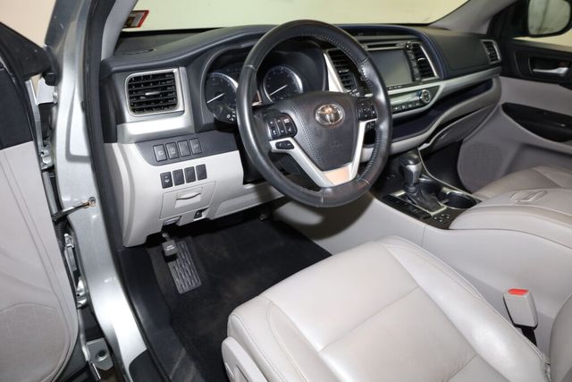 Thumbnail: 2018 Toyota Highlander - 2
