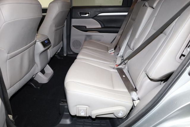 Thumbnail: 2018 Toyota Highlander - 12