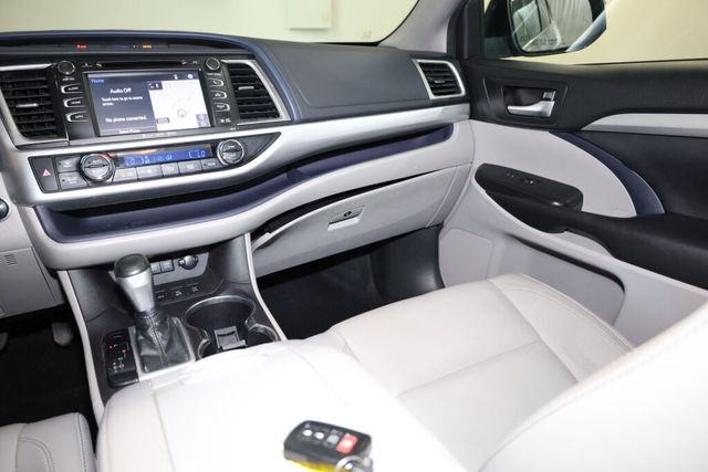 Thumbnail: 2018 Toyota Highlander - 30