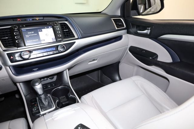Thumbnail: 2017 Toyota Highlander - 30