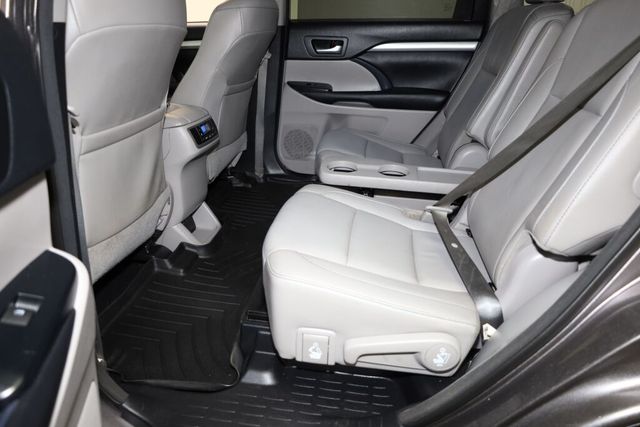Thumbnail: 2017 Toyota Highlander - 12