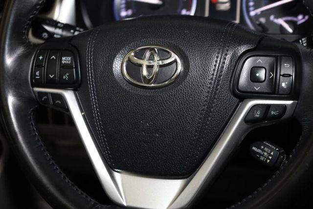 Thumbnail: 2017 Toyota Highlander - 38