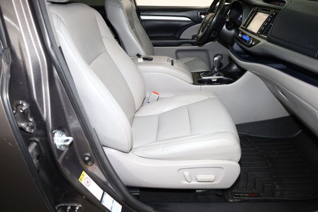 Thumbnail: 2017 Toyota Highlander - 11