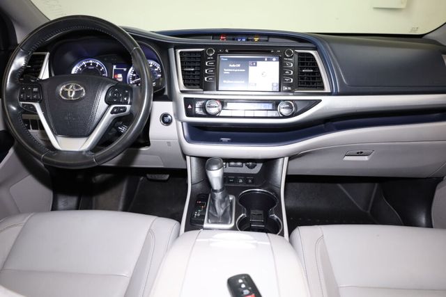 Thumbnail: 2017 Toyota Highlander - 14