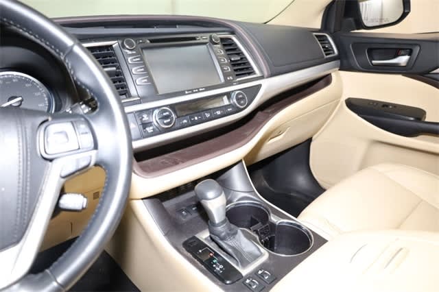 Thumbnail: 2018 Toyota Highlander - 14