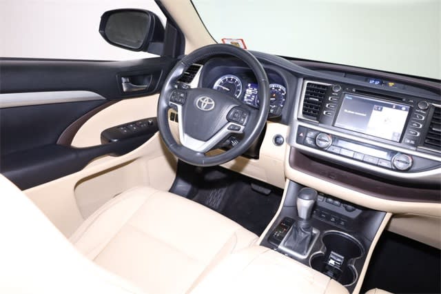 Thumbnail: 2018 Toyota Highlander - 9