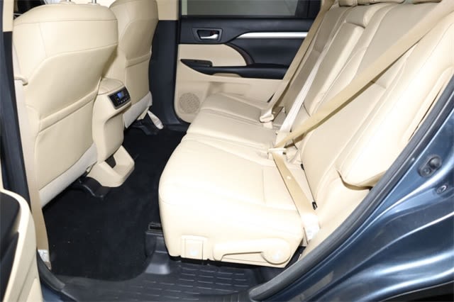 Thumbnail: 2018 Toyota Highlander - 12
