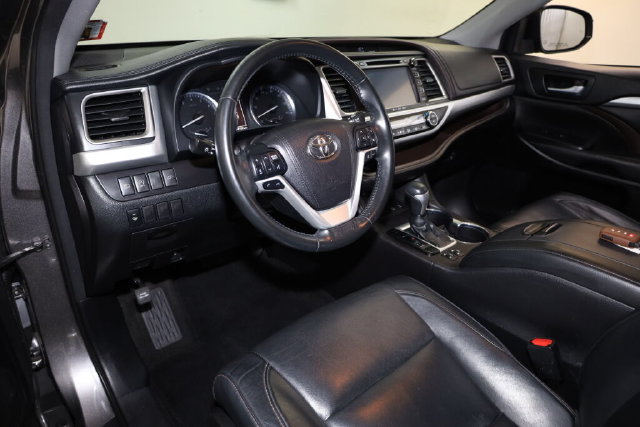 Thumbnail: 2018 Toyota Highlander - 2