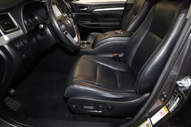 Thumbnail: 2018 Toyota Highlander - 10