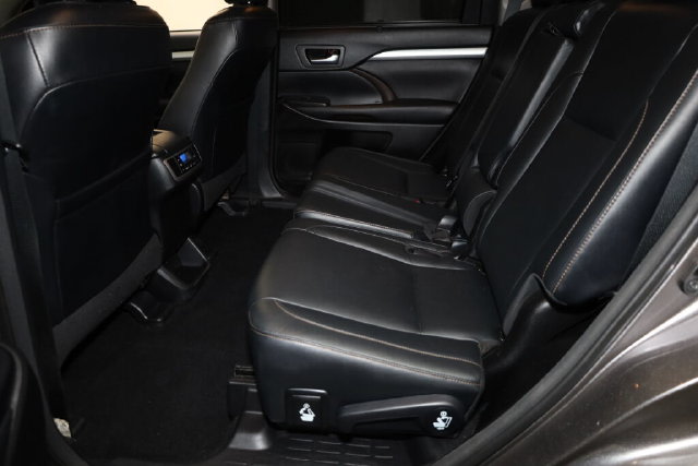 Thumbnail: 2018 Toyota Highlander - 12