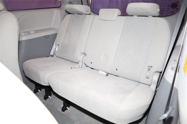 Thumbnail: 2011 Toyota Sienna - 7