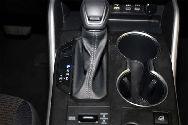 Thumbnail: 2023 Toyota Highlander - 16