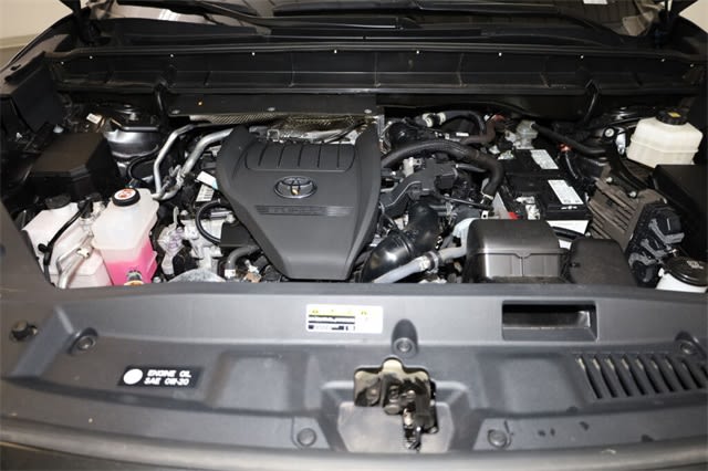 Thumbnail: 2023 Toyota Highlander - 8