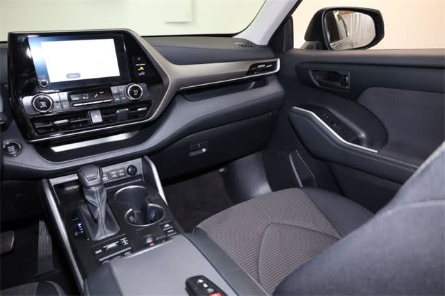 Thumbnail: 2023 Toyota Highlander - 14