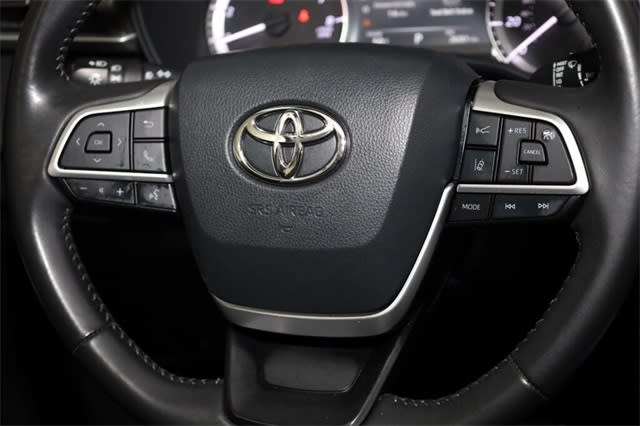 Thumbnail: 2023 Toyota Highlander - 36