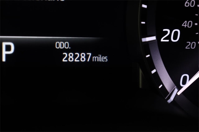 Thumbnail: 2023 Toyota Highlander - 17