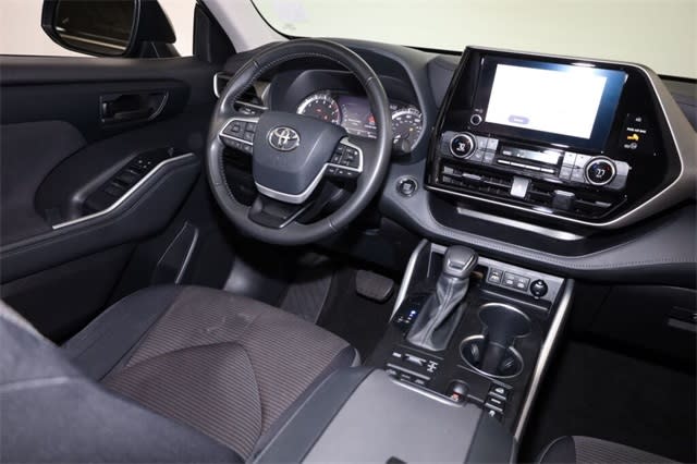 Thumbnail: 2023 Toyota Highlander - 9